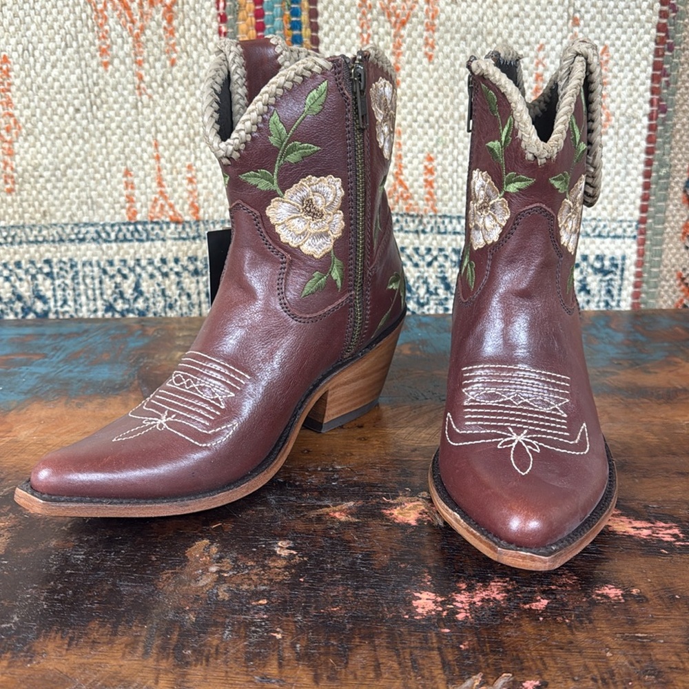 Liberty Black Stitched Embroidered Boots. New with tags. - Picture 2 of 9